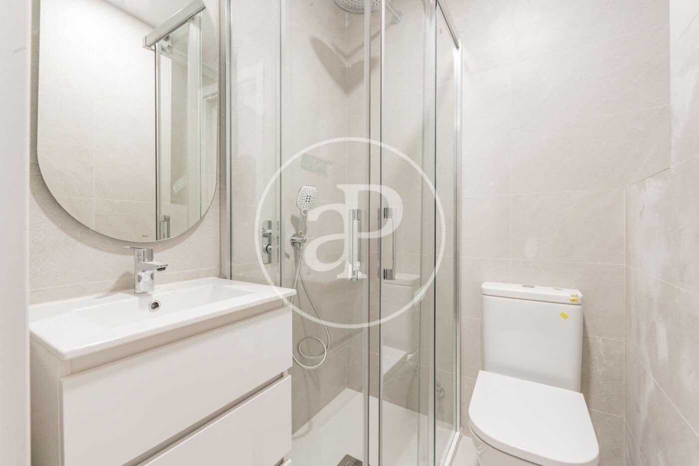 6 bedroom Apartment for sale in Madrid city - € 1,200,000 (Ref: 9846245)