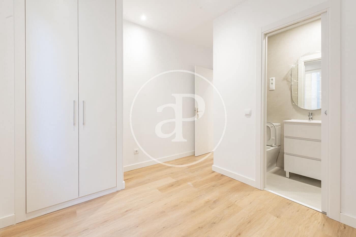 6 bedroom Apartment for sale in Madrid city - € 1,200,000 (Ref: 9846245)