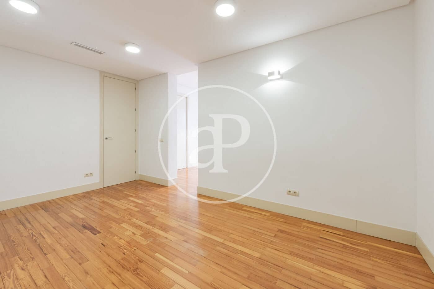 1 sypialnia Apartament do wynajęcia w Miasto Madryt - 2 000 € (Ref: 9846248)