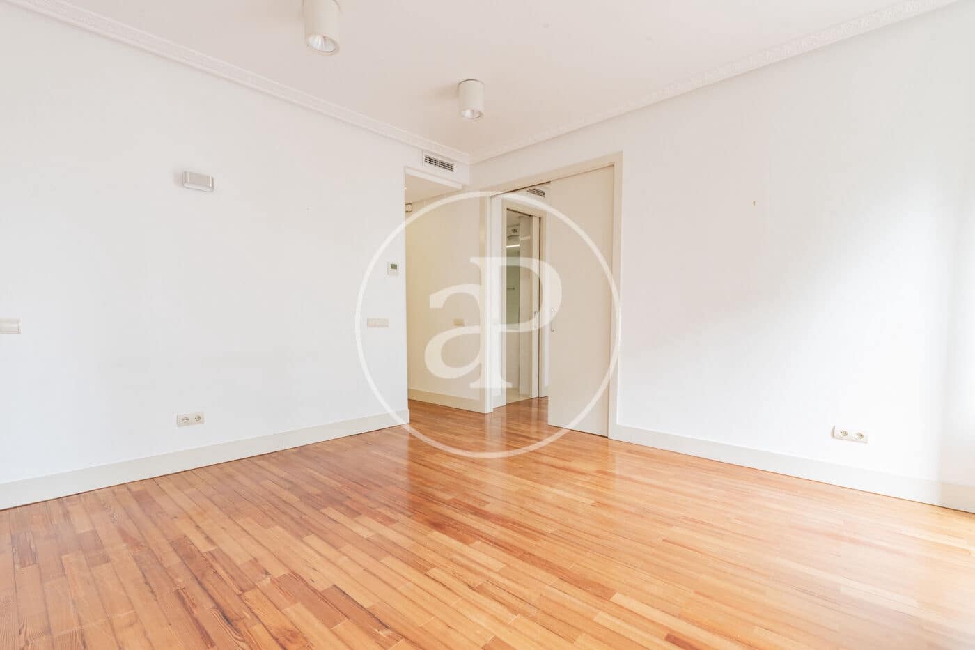 Apartamento de 1 habitación en Madrid ciudad en alquiler - 2.400 € (Ref: 9846249)