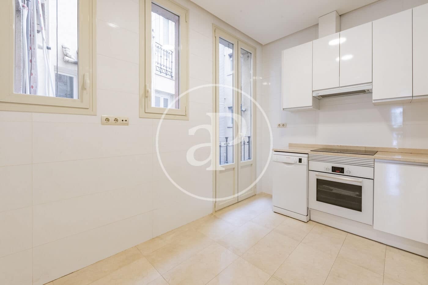 Apartamento de 1 habitación en Madrid ciudad en alquiler - 2.400 € (Ref: 9846249)