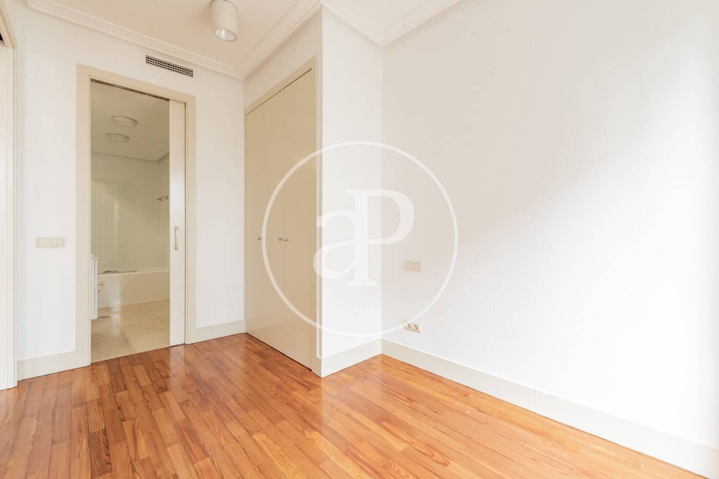 Apartamento de 1 habitación en Madrid ciudad en alquiler - 2.400 € (Ref: 9846249)