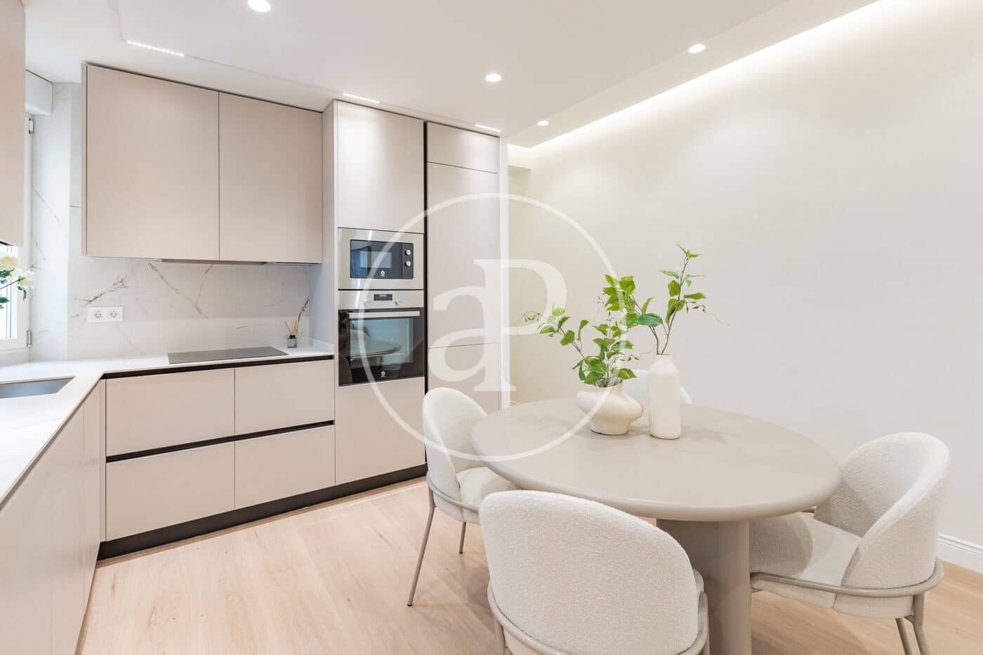 3 bedroom Apartment for sale in Madrid city - € 1,175,000 (Ref: 9846250)