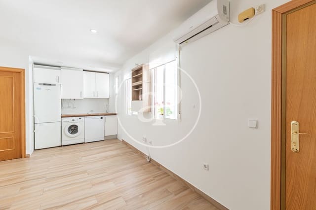 1 soveværelse Lejlighed til leje i Acacias, Madrid by - € 1.100 (Ref: 9849395)