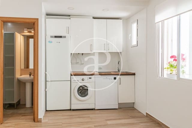 1 soveværelse Lejlighed til leje i Acacias, Madrid by - € 1.100 (Ref: 9849395)