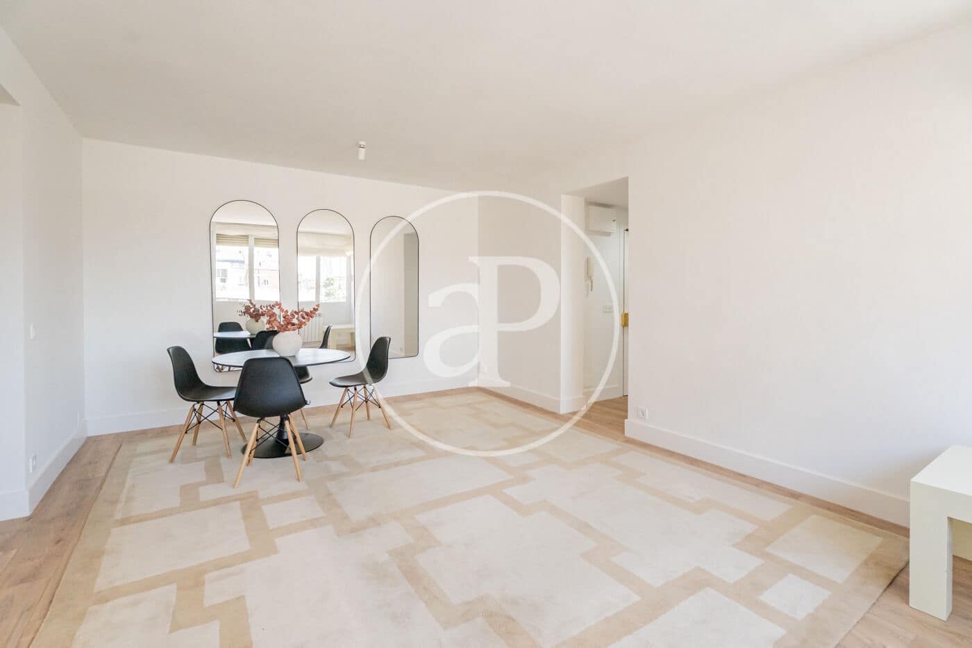2 sypialnia Apartament do wynajęcia w Miasto Madryt z basenem garażem - 1 850 € (Ref: 9849396)
