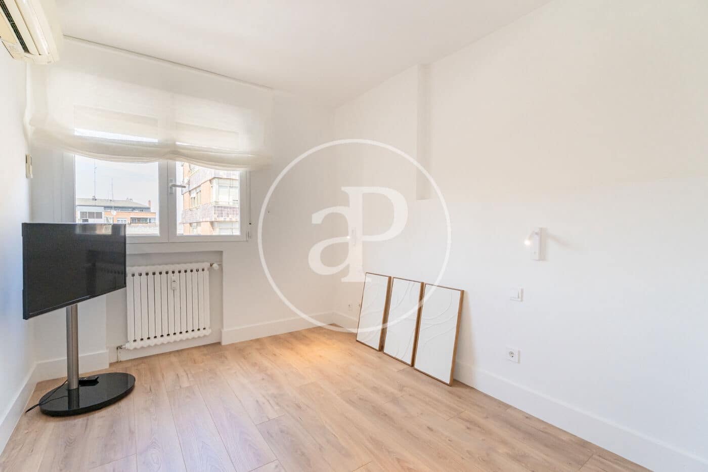 2 sypialnia Apartament do wynajęcia w Miasto Madryt z basenem garażem - 1 850 € (Ref: 9849396)