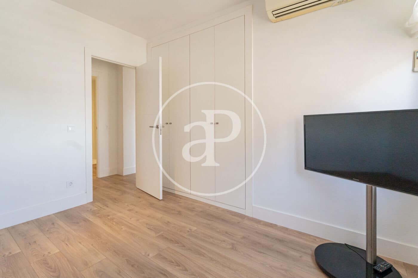 2 sypialnia Apartament do wynajęcia w Miasto Madryt z basenem garażem - 1 850 € (Ref: 9849396)