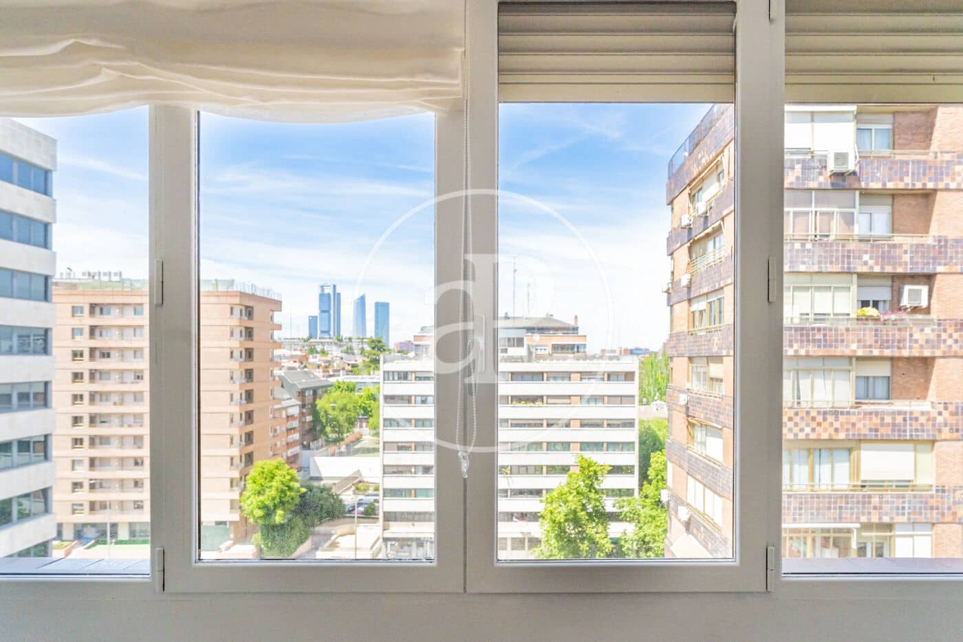 2 sypialnia Apartament do wynajęcia w Miasto Madryt z basenem garażem - 1 850 € (Ref: 9849396)