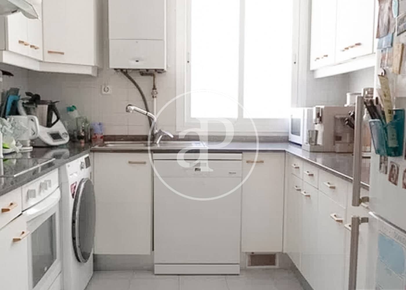 3 soveværelse Lejlighed til leje i Madrid by med garage - € 3.250 (Ref: 9849397)