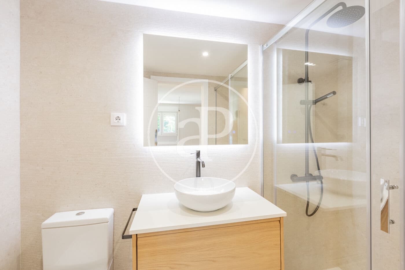 3 bedroom Apartment for rent in Madrid city with pool garage - € 2,700 (Ref: 9851768)