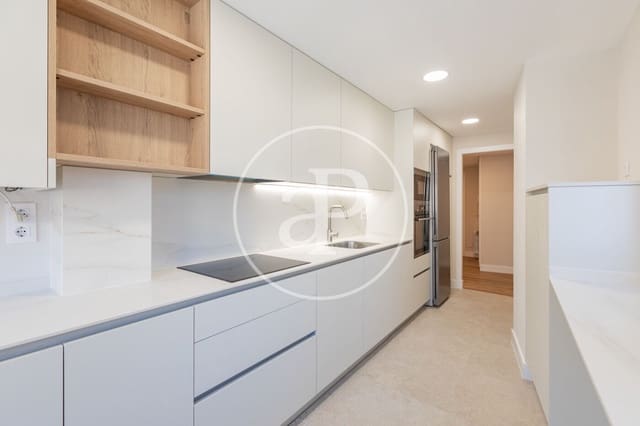 3 soveværelse Lejlighed til leje i Nueva España, Madrid by med swimmingpool garage - € 2.700 (Ref: 9851768)