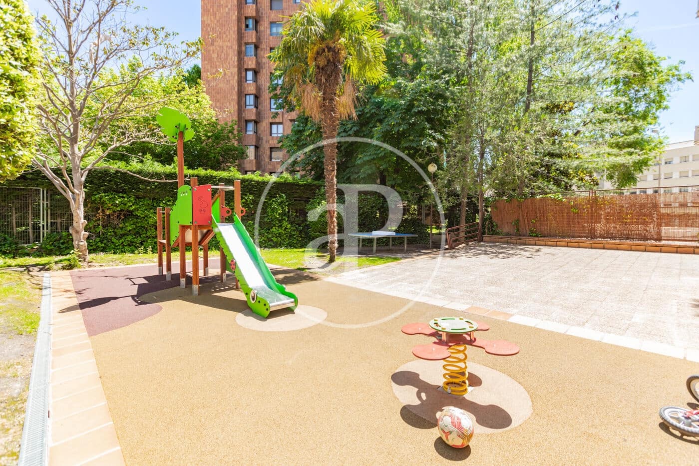 3 bedroom Apartment for rent in Madrid city with pool garage - € 2,700 (Ref: 9851768)