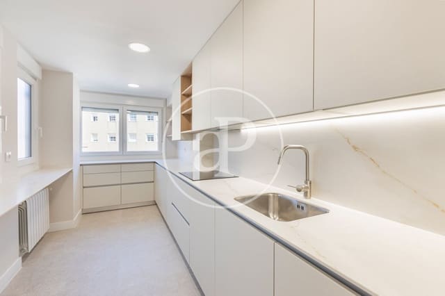 3 soveværelse Lejlighed til leje i Nueva España, Madrid by med swimmingpool garage - € 2.700 (Ref: 9851768)