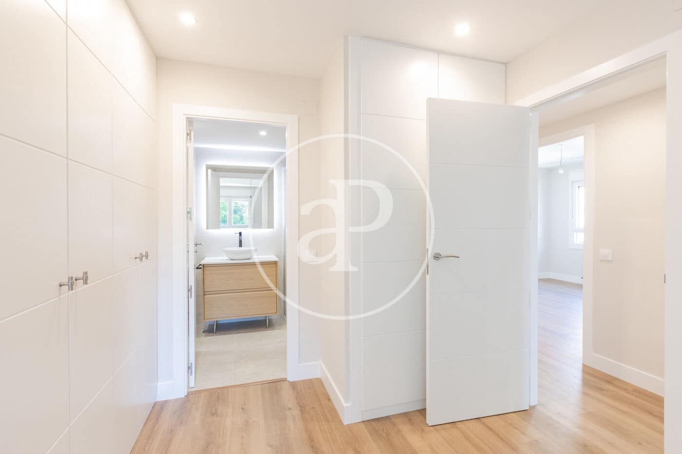 3 bedroom Apartment for rent in Madrid city with pool garage - € 2,700 (Ref: 9851768)