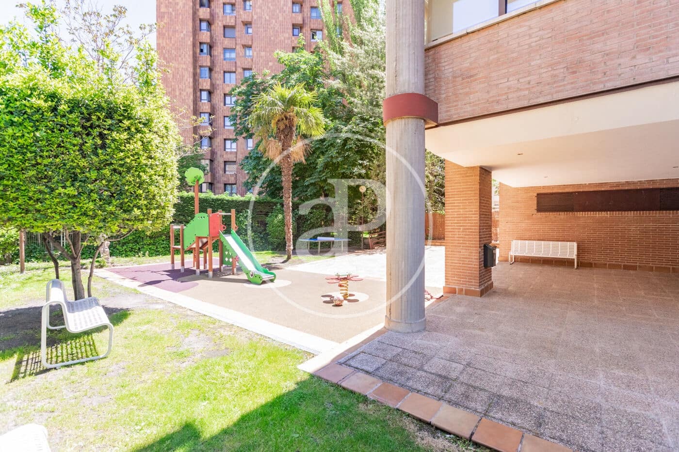 3 bedroom Apartment for rent in Madrid city with pool garage - € 2,700 (Ref: 9851768)