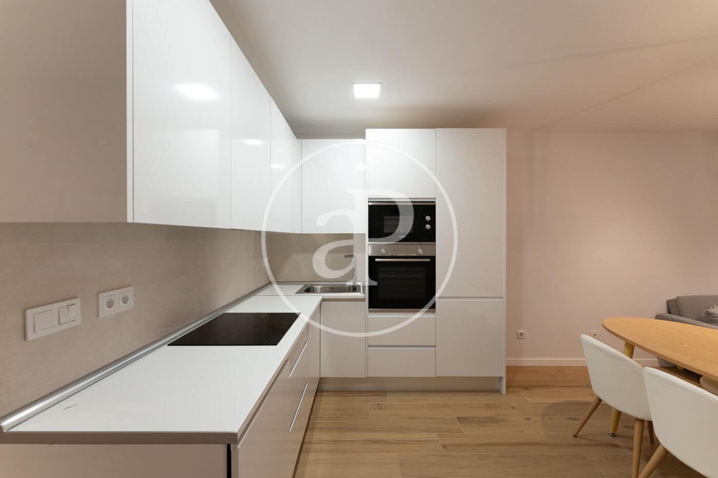 2 soveværelse Lejlighed til leje i Madrid by - € 2.300 (Ref: 9851769)