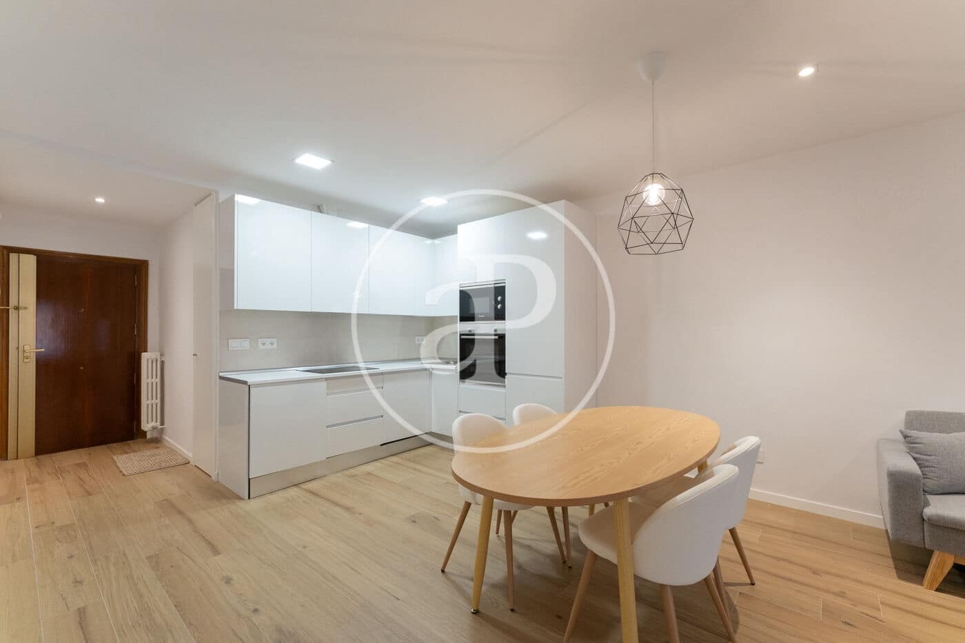 2 soveværelse Lejlighed til leje i Madrid by - € 2.300 (Ref: 9851769)
