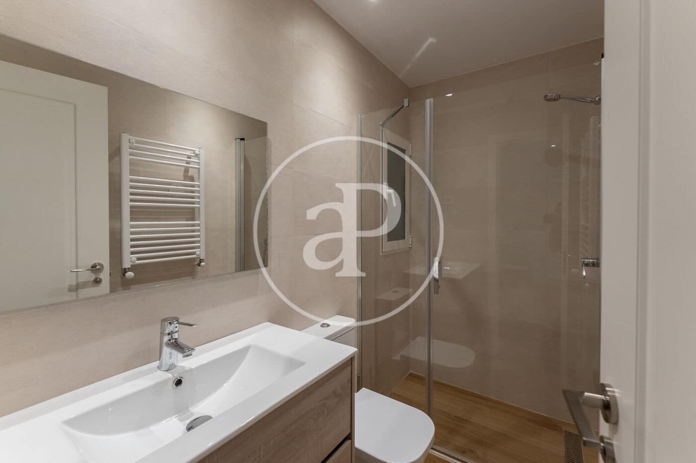 2 soveværelse Lejlighed til leje i Madrid by - € 2.300 (Ref: 9851769)
