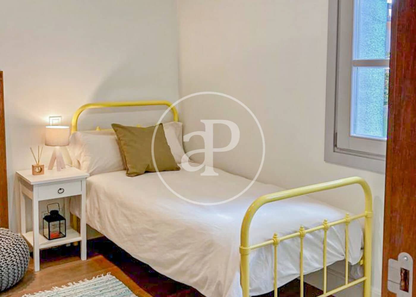 4 soveværelse Villa til leje i Madrid by med swimmingpool garage - € 7.900 (Ref: 9851771)