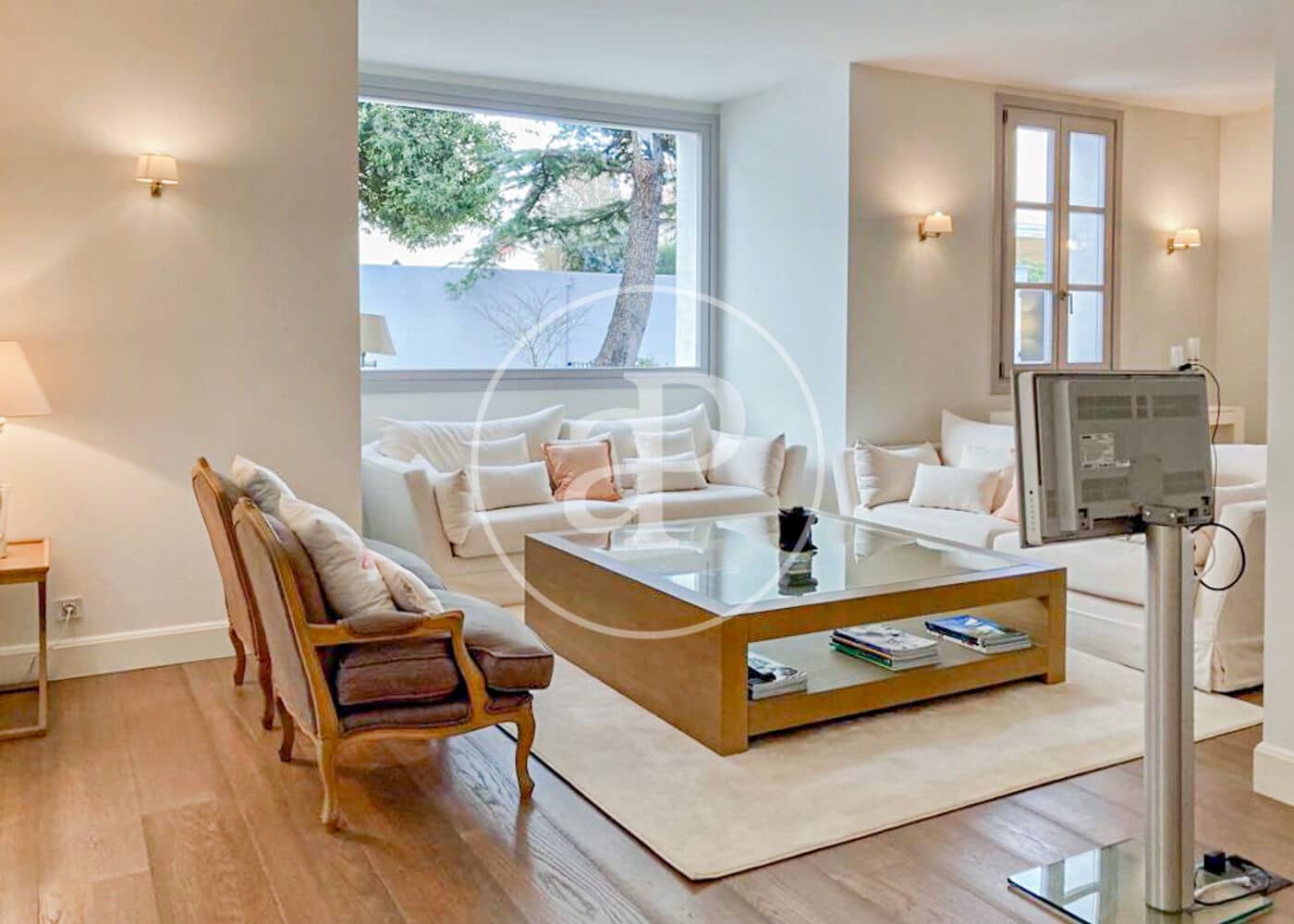 4 soveværelse Villa til leje i Madrid by med swimmingpool garage - € 7.900 (Ref: 9851771)