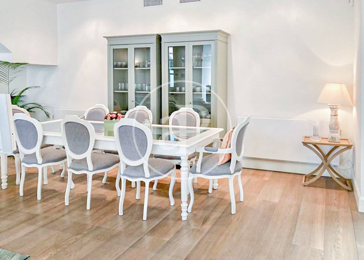4 soveværelse Villa til leje i Madrid by med swimmingpool garage - € 7.900 (Ref: 9851771)