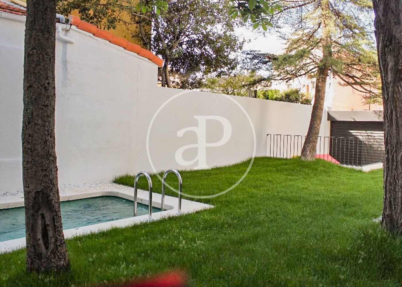 4 soveværelse Villa til leje i Madrid by med swimmingpool garage - € 7.900 (Ref: 9851771)