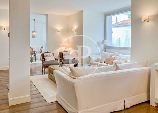 4 soveværelse Villa til leje i Ciudad Jardín, Madrid by med swimmingpool garage - € 7.900 (Ref: 9851771)