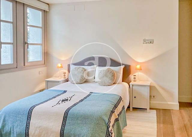 4 soveværelse Villa til leje i Ciudad Jardín, Madrid by med swimmingpool garage - € 7.900 (Ref: 9851771)
