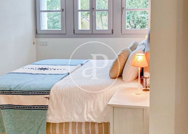4 soveværelse Villa til leje i Ciudad Jardín, Madrid by med swimmingpool garage - € 7.900 (Ref: 9851771)