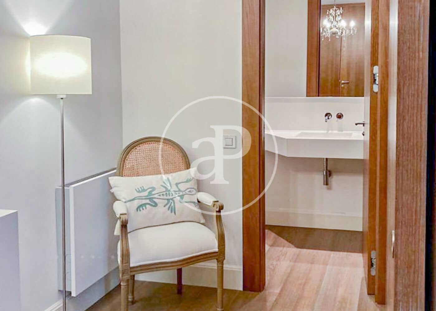 4 soveværelse Villa til leje i Madrid by med swimmingpool garage - € 7.900 (Ref: 9851771)
