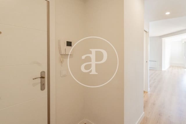 1 slaapkamer Penthouse te koop in Imperial, Madrid stad - € 400.000 (Ref: 9851772)