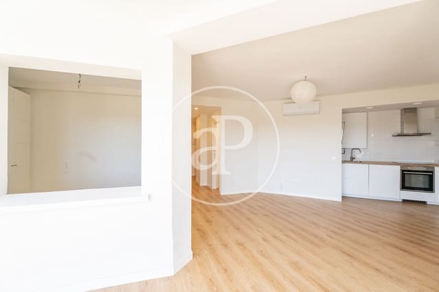 1 slaapkamer Penthouse te koop in Imperial, Madrid stad - € 400.000 (Ref: 9851772)