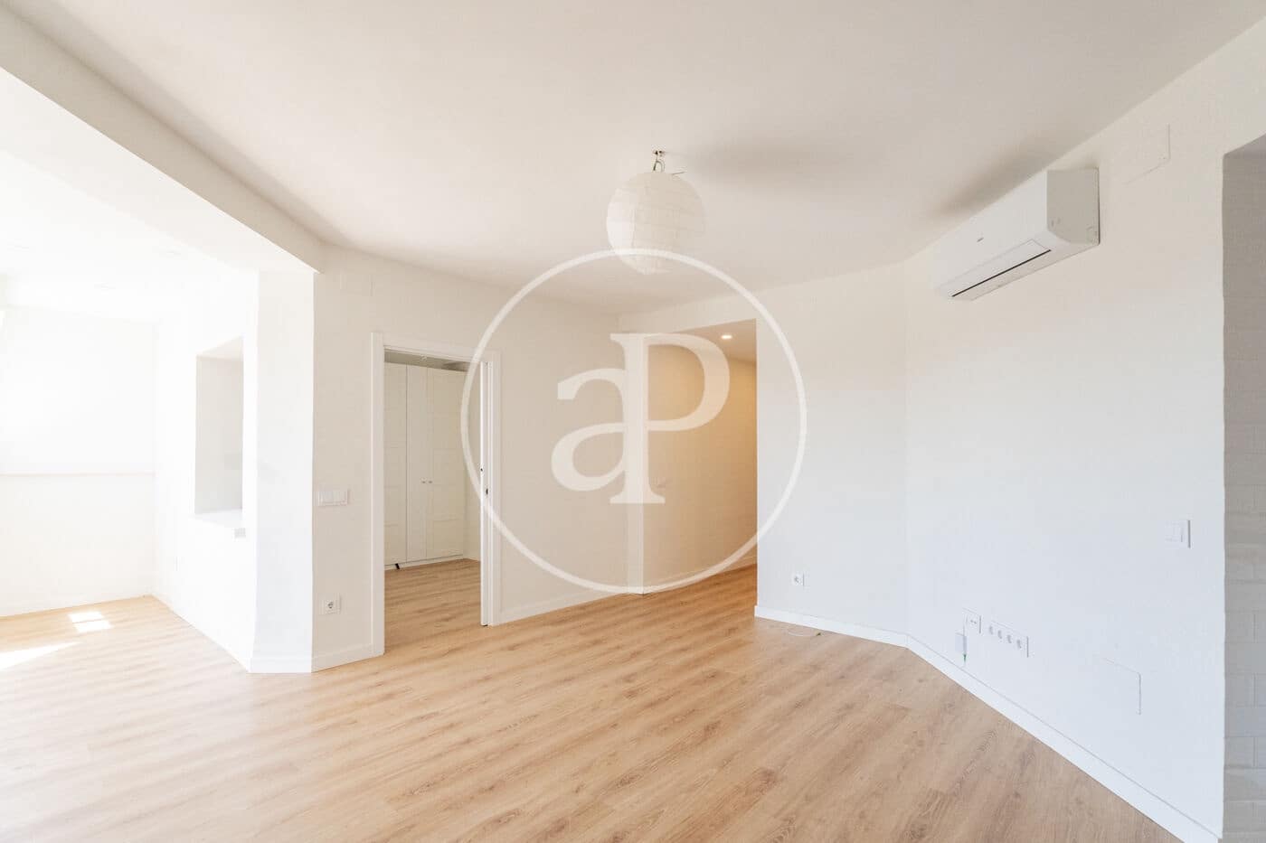 1 slaapkamer Penthouse te koop in Madrid stad - € 400.000 (Ref: 9851772)