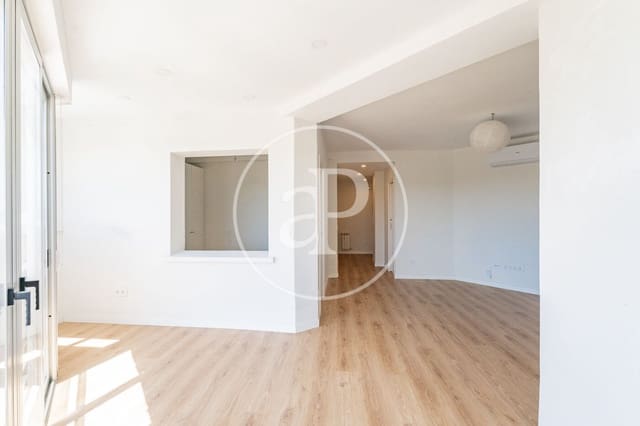 1 slaapkamer Penthouse te koop in Imperial, Madrid stad - € 400.000 (Ref: 9851772)
