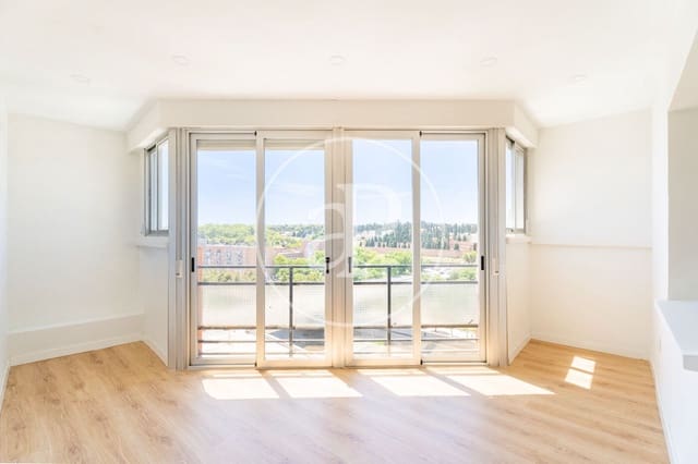 1 slaapkamer Penthouse te koop in Imperial, Madrid stad - € 400.000 (Ref: 9851772)