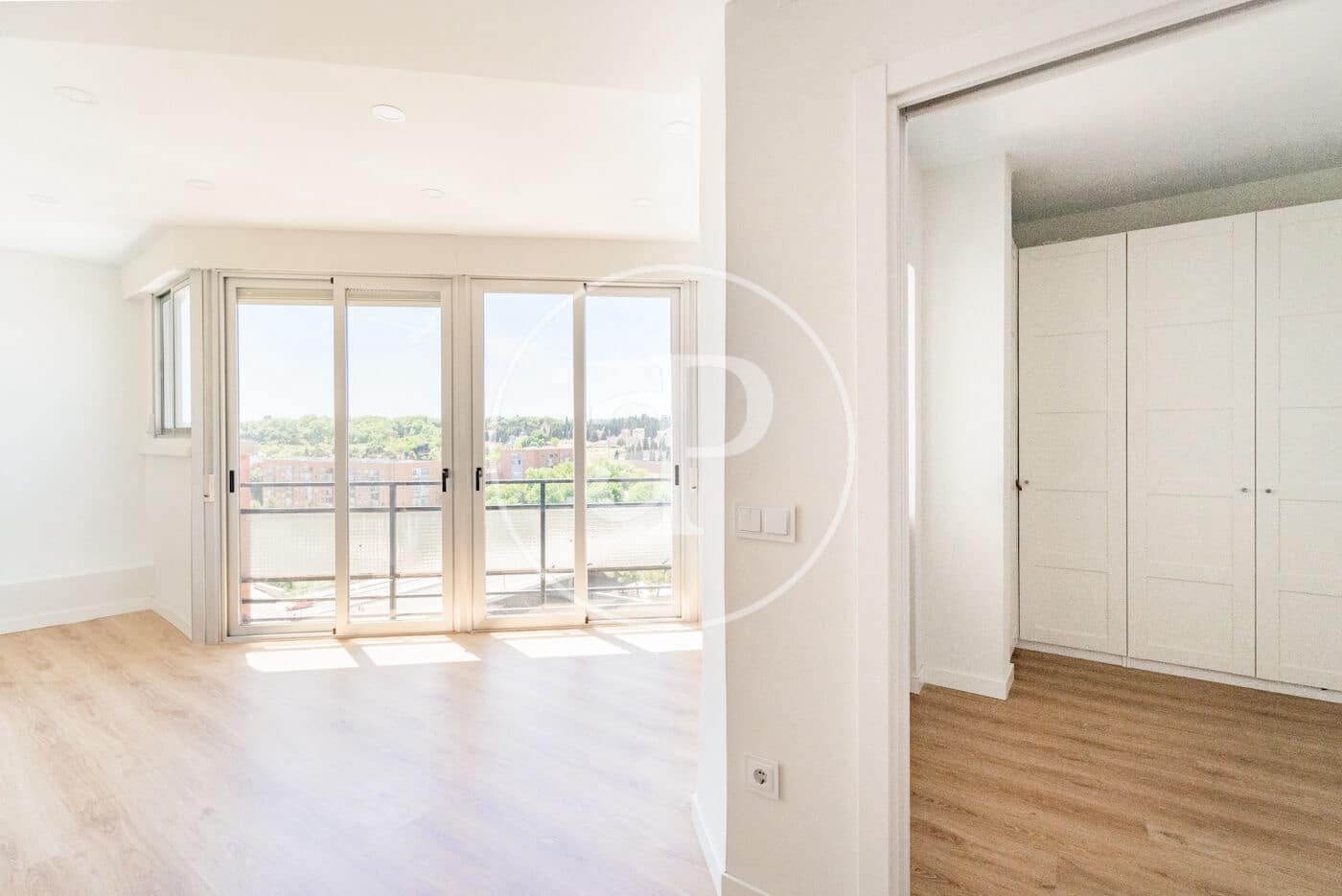 1 slaapkamer Penthouse te koop in Madrid stad - € 400.000 (Ref: 9851772)