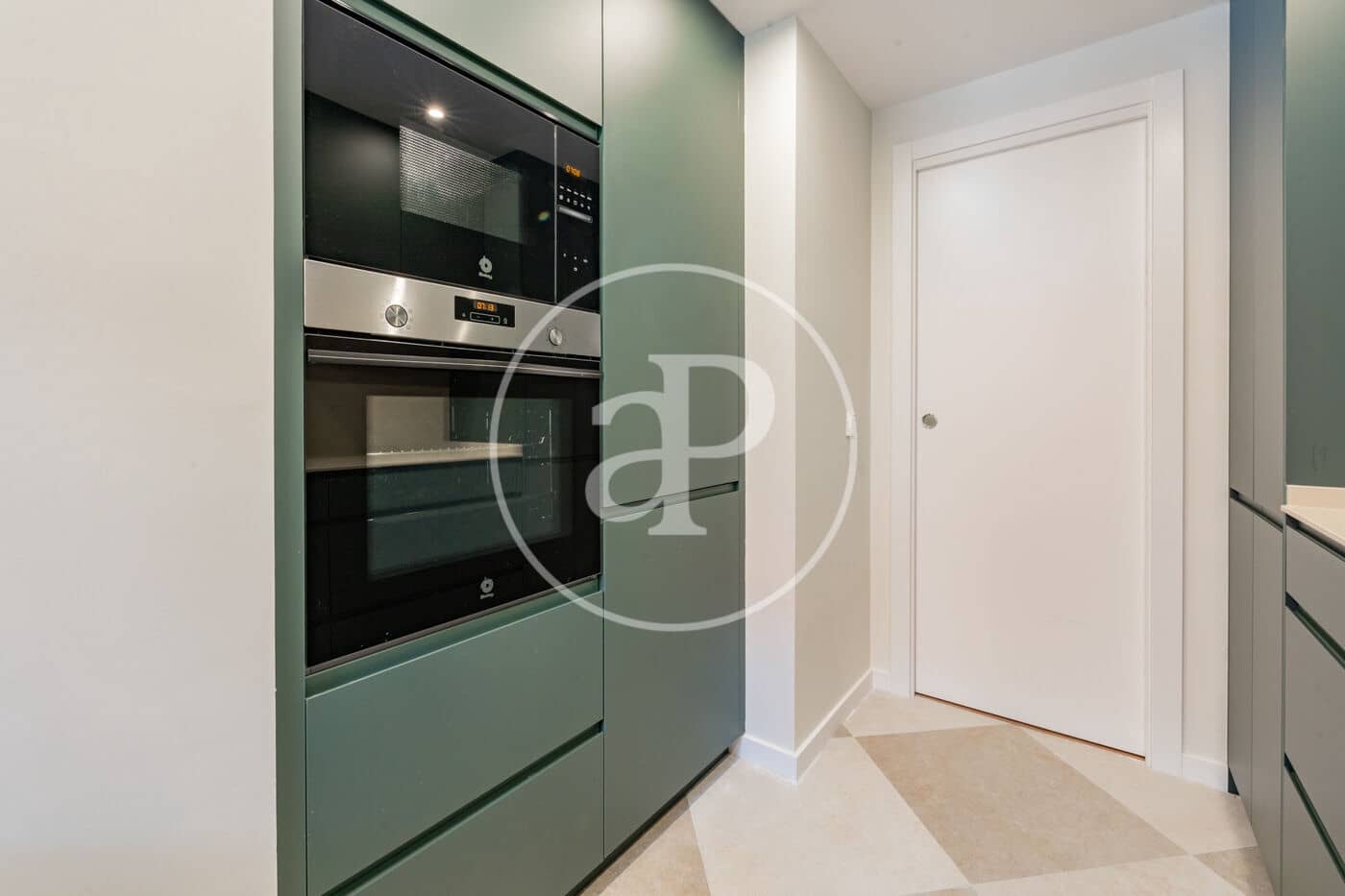 4 bedroom Apartment for sale in Madrid city - € 845,000 (Ref: 9851773)