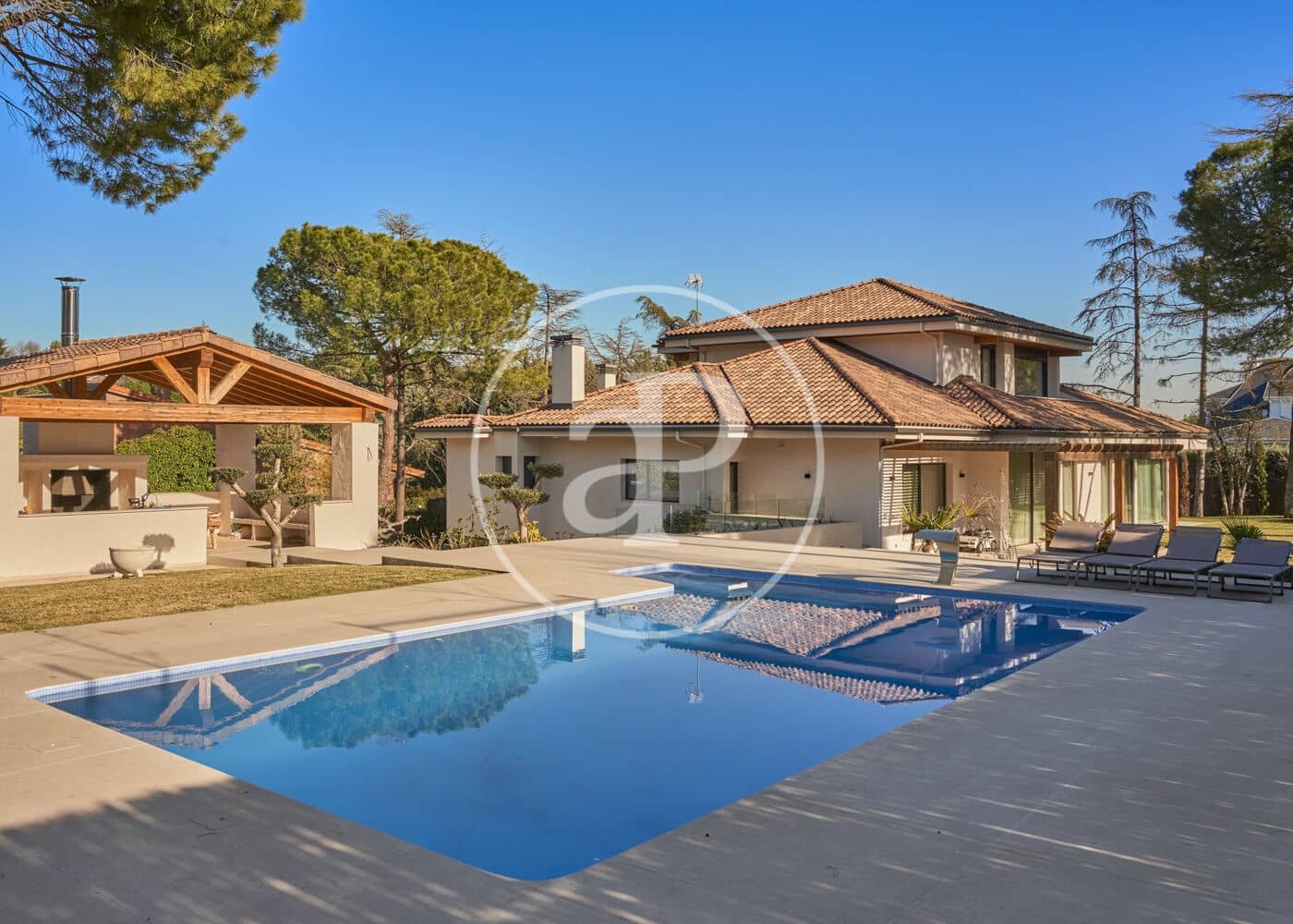 6 bedroom Villa for sale in Boadilla del Monte with pool - € 3,970,000 (Ref: 9851778)