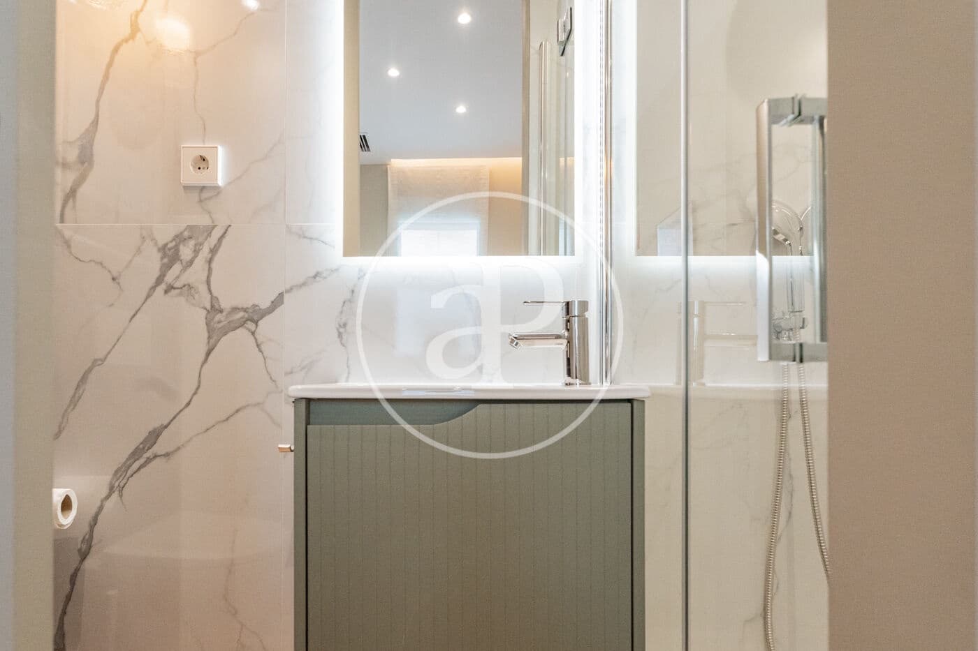 Apartamento de 2 habitaciones en Madrid ciudad en venta - 500.000 € (Ref: 9851779)