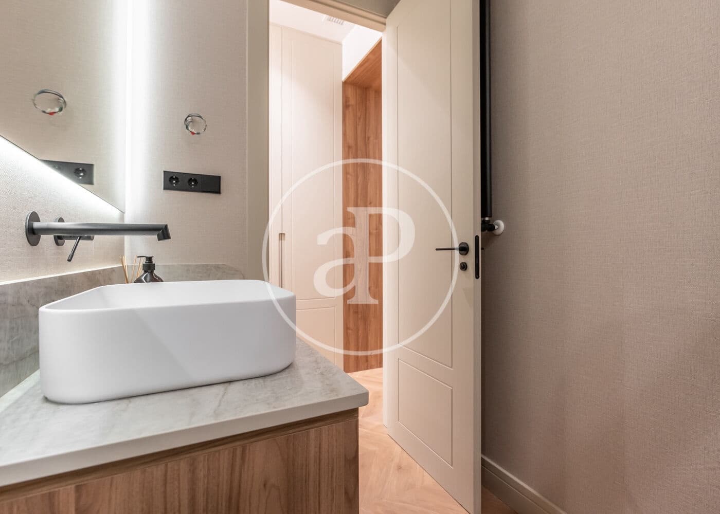 2 slaapkamer Appartement te koop in Madrid stad - € 1.590.000 (Ref: 9855474)