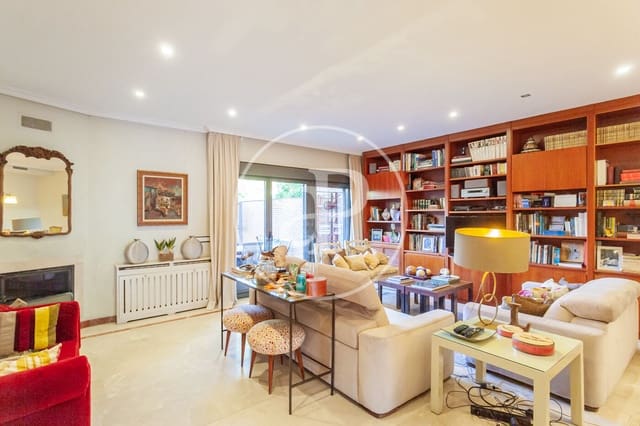 6 sovrum Villa till salu i Aravaca, Madrid stad med pool garage - 1 790 000 € (Ref: 9855475)