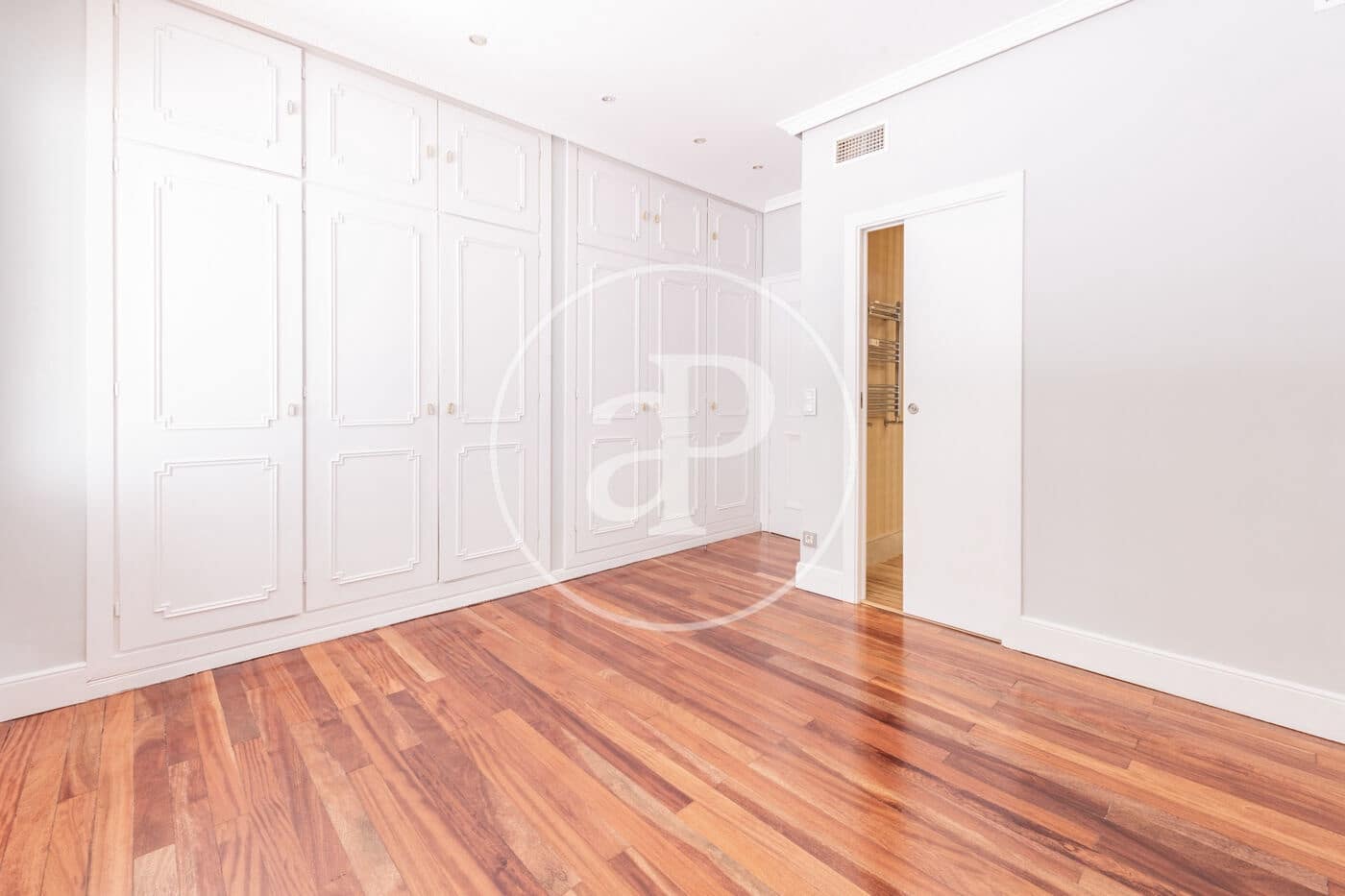 4 bedroom Apartment for sale in Madrid city - € 3,000,000 (Ref: 9855478)