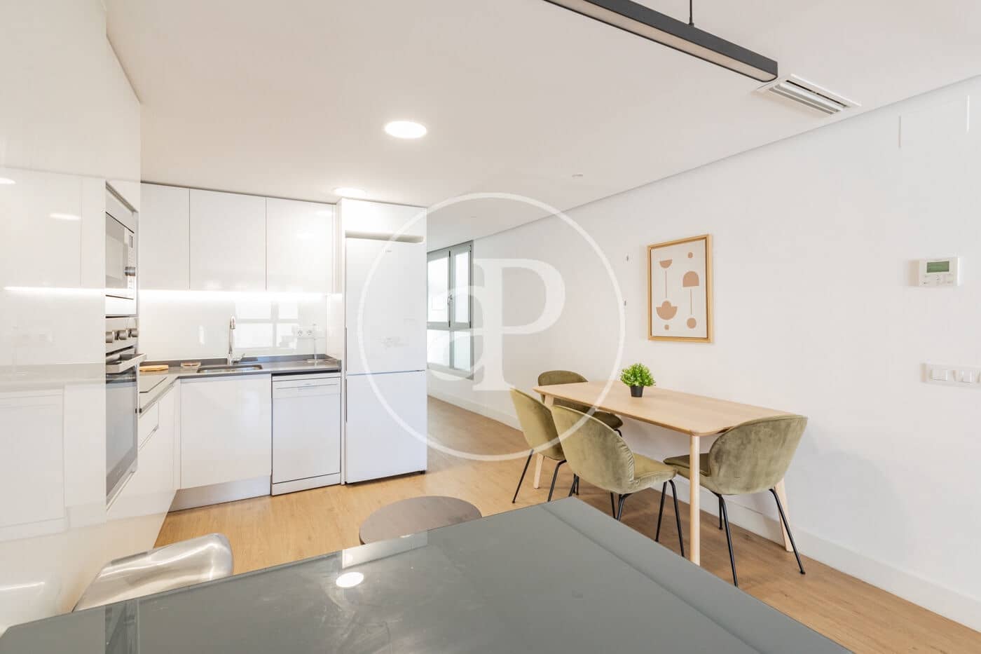 2 soveværelse Lejlighed til leje i Madrid by - € 2.550 (Ref: 9860113)