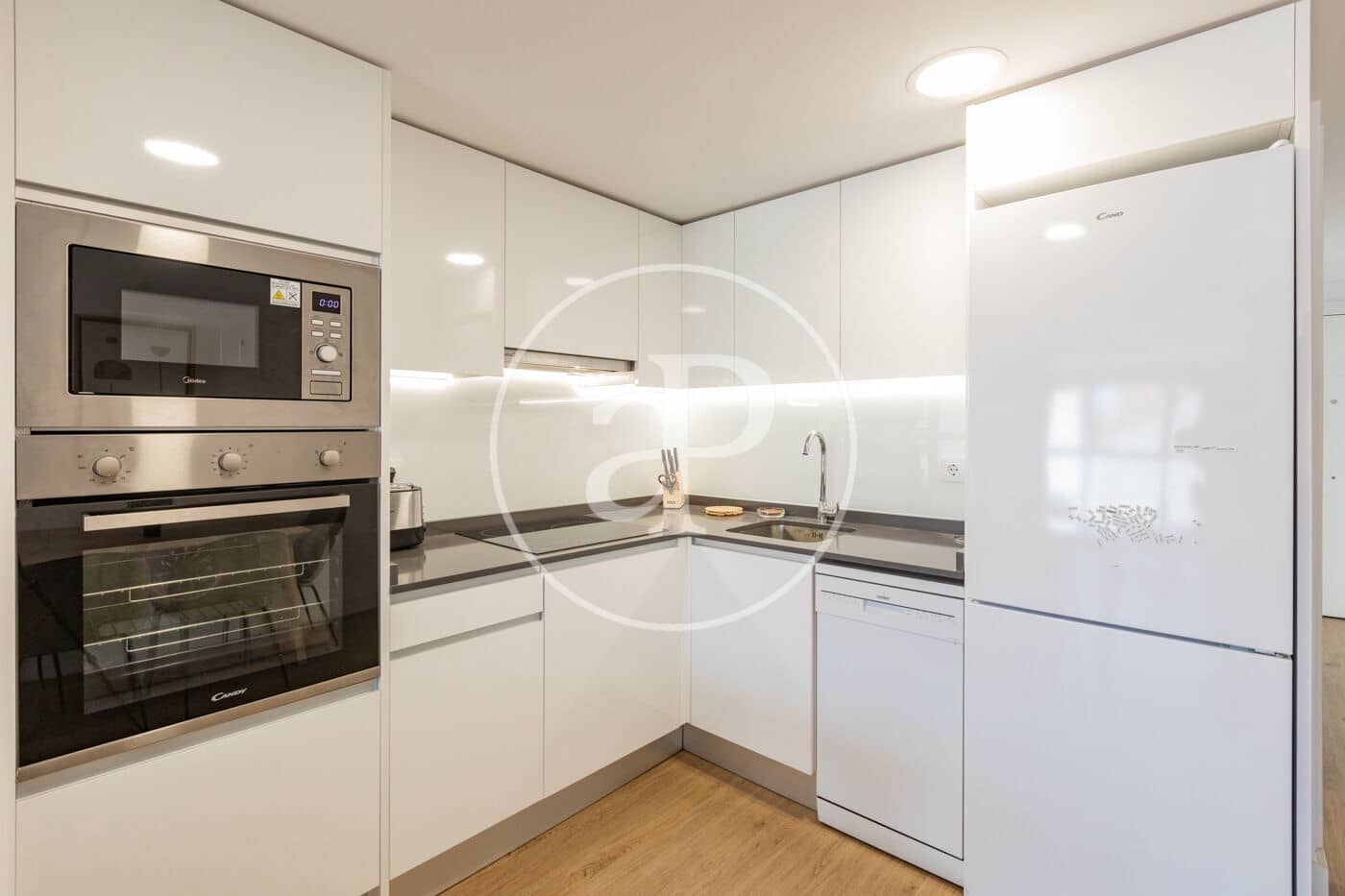 2 soveværelse Lejlighed til leje i Madrid by - € 2.550 (Ref: 9860113)