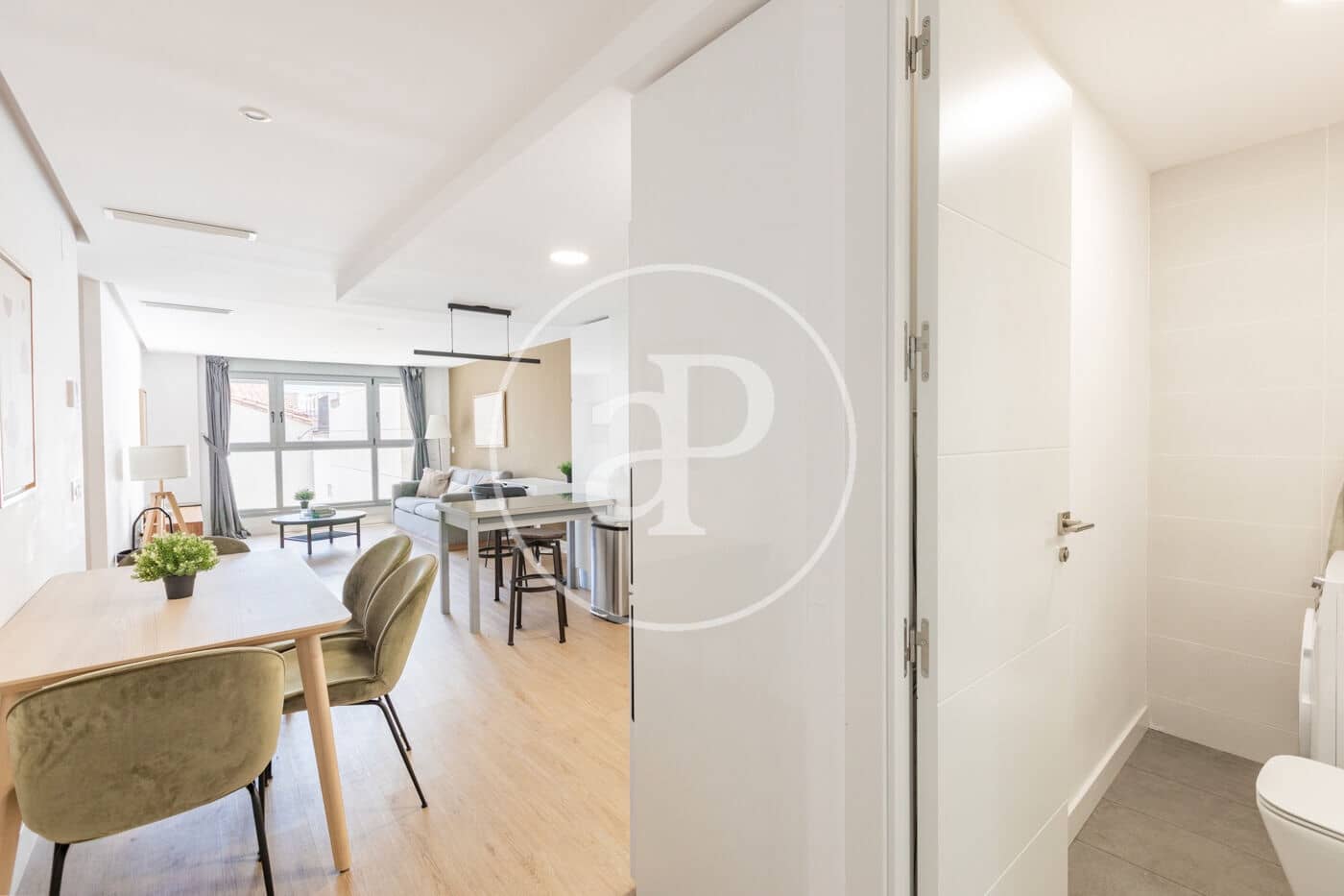 2 soveværelse Lejlighed til leje i Madrid by - € 2.550 (Ref: 9860113)
