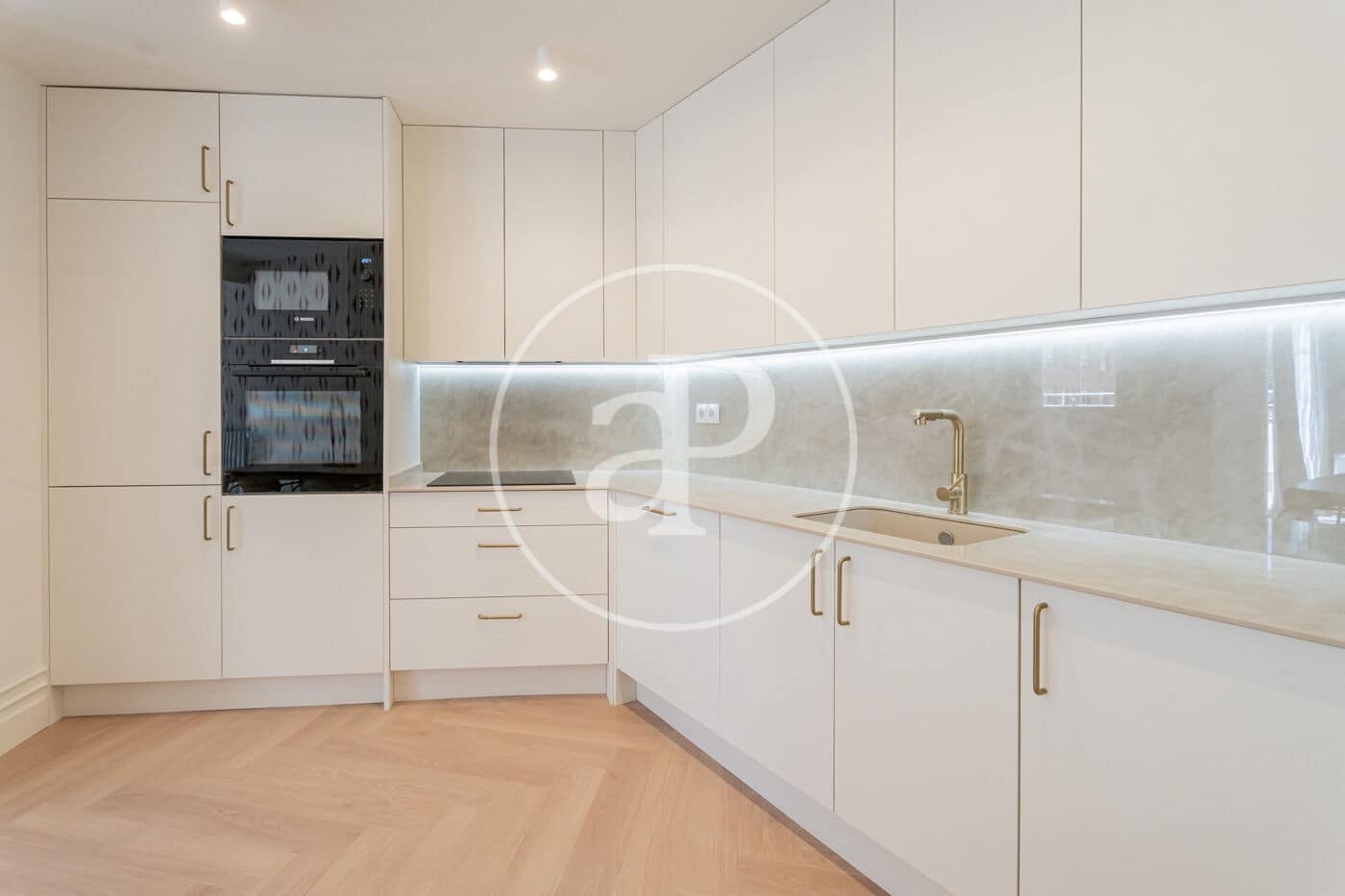 2 slaapkamer Penthouse te koop in Madrid stad - € 1.180.000 (Ref: 9860115)
