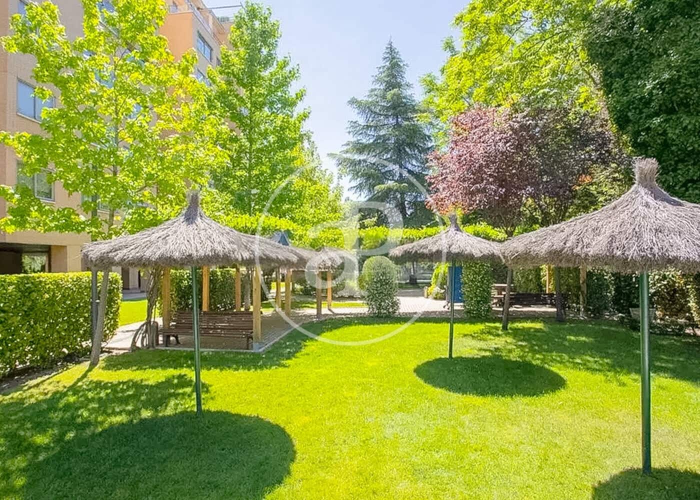 3 soveværelse Lejlighed til salg i Madrid by med swimmingpool - € 768.000 (Ref: 9861878)
