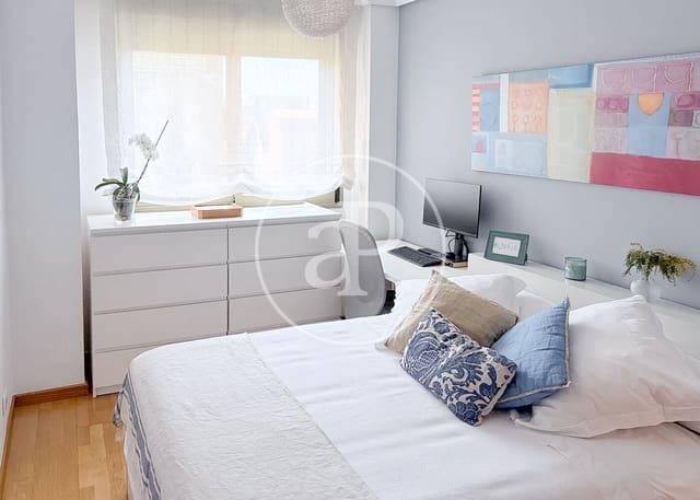 3 soveværelse Lejlighed til salg i Alameda de Osuna, Madrid by med swimmingpool - € 768.000 (Ref: 9861878)