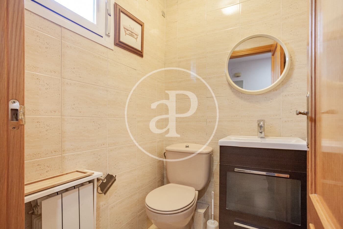 5 bedroom Villa for rent in Madrid city with garage - € 2,800 (Ref: 9861879)